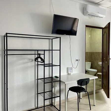 Kaizen בית הארחה La Nucía